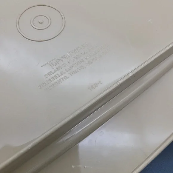 Vintage Tupperware Almond Deviled Eggs Keeper Tray w Lid 723 722 - Picture 5 of 12